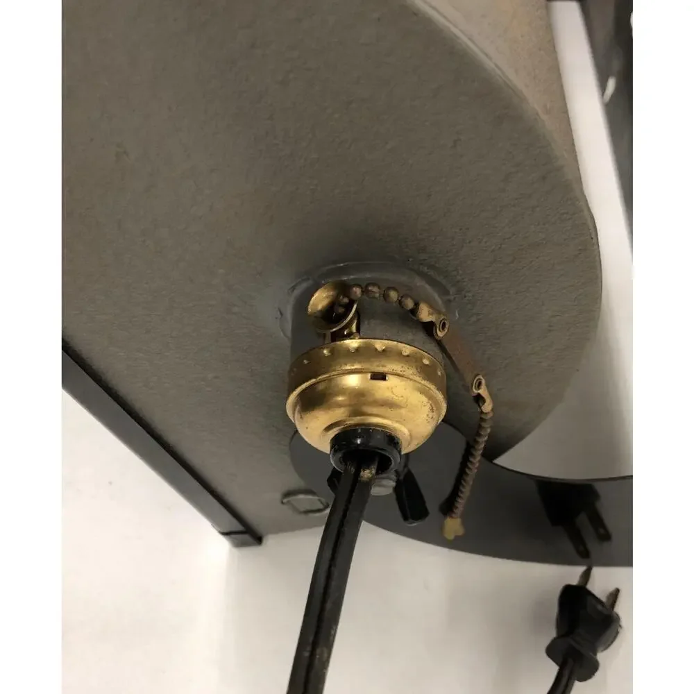 Vintage 70s Kodak Utility Safelight Lamp Model C Original Darkroom Light WORKS